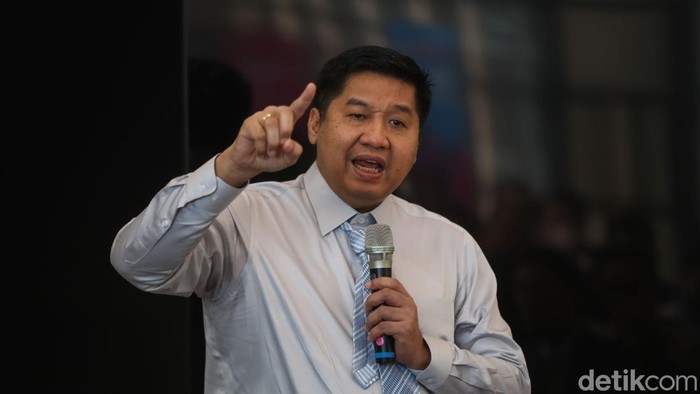 Maruarar Sirait konferensi pers pembatalan rumah subsidi 18 meter